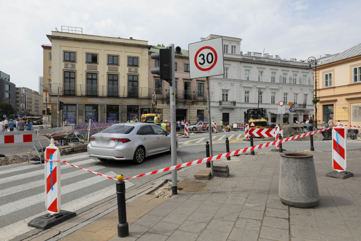 Ruszyły prace na pl. Trzech Krzyży i w jego okolicach