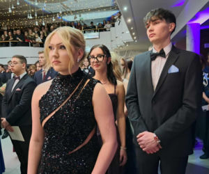 Tak bawili się maturzyści na studniówce skarżyskiego Erbla. Kreacje jak z czerwonego dywanu