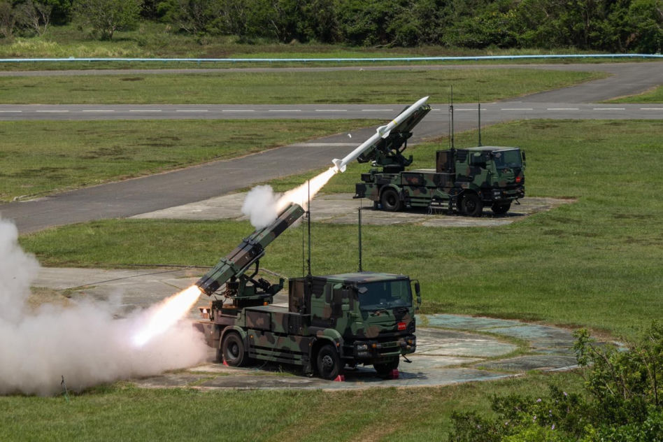  Thunderbolt-2000