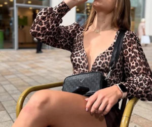 Julia Szeremeta pod wodospadem