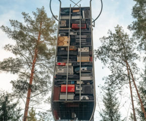 Labirynt z 3 tys. telewizorów