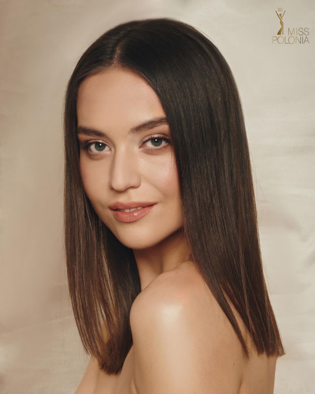 JULIA LACHOWSKA (Warszawa, województwo mazowieckie)