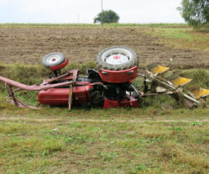 TRAKTOR ZMIAZDZYL ROLNIKA TEM (4)