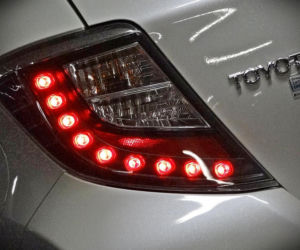 Toyota Yaris Hybrid 100