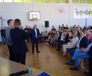 Skórzec: Mieszkańcy mają dość smrodu. Właściciel zbiornicy obiecuje zmiany!