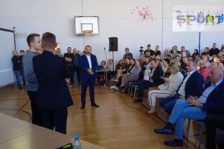 Skórzec: Mieszkańcy mają dość smrodu. Właściciel zbiornicy obiecuje zmiany!