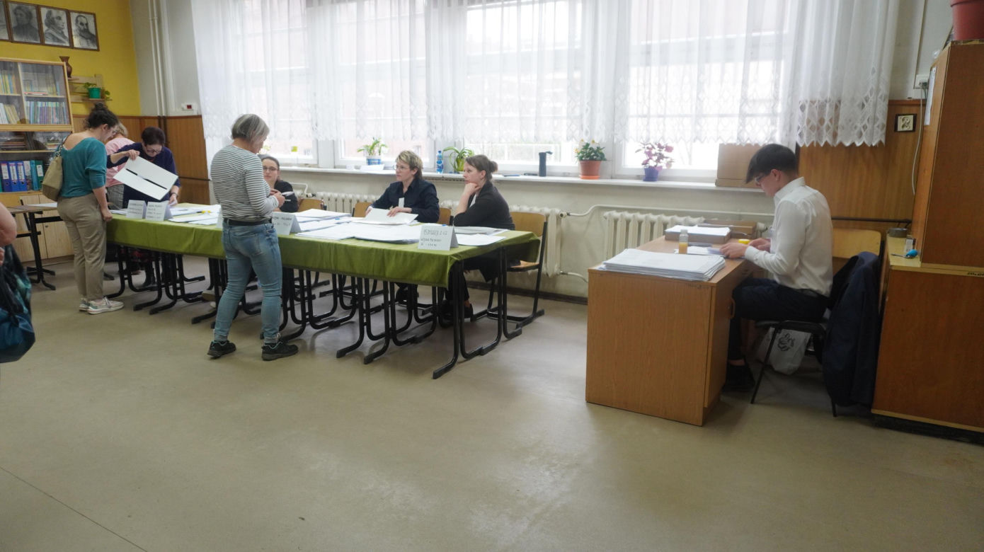 Wybory samorządowe 2024. Olsztynianie ruszyli do urn. Zobacz zdjęcia