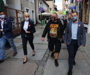 Jerzy Owsiak odłonił w Kołobrzegu figurkę poświęconą WOŚP