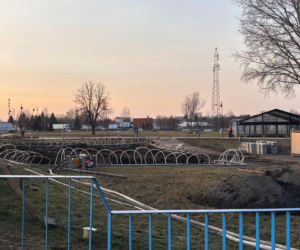 Stary młyn na Borkach będzie odbudowany. Firma wykonując inwestycje wróciła do prac po zimowej przerwie