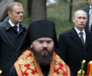 Donald Tusk i Władimir Putin w Katyniu