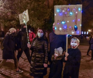 Strajk kobiet w Toruniu. Tańce, straż pod kościołem i wiele więcej - środa (28.10.2020)