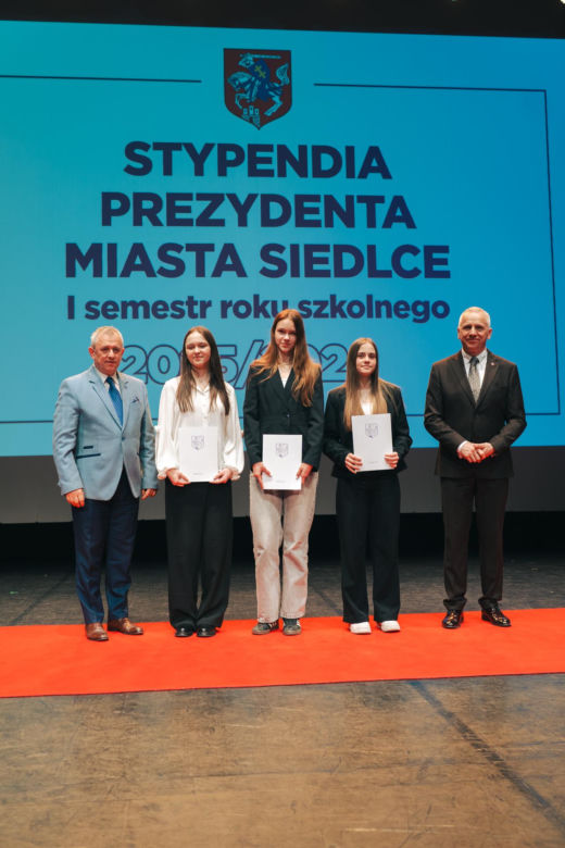 Najzdolniejsi uczniowie odebrali stypendia Prezydenta Miasta Siedlce