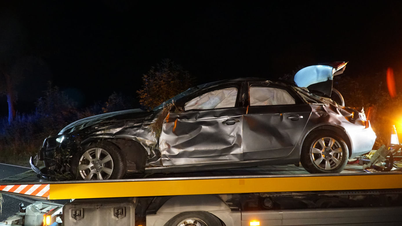 Tragiczny wypadek pod Ostrzeszowem! Nie żyje 16-letnia pasażerka [ZDJĘCIA]