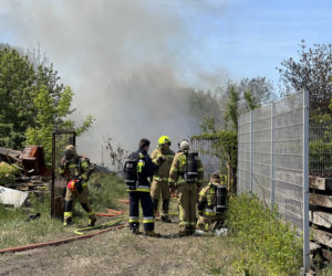 Kłęby czarnego dymu unoszą się nad Warszawą! Kolejny gigantyczny pożar, tym razem na Pradze!