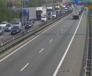 Dwa groźne wypadki na obwodnicy Krakowa. Masakra, wszystko stoi