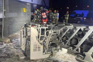 Hotel pracowniczy w płomieniach! Nie żyje jedna osoba, kilka w szpitalu [AKTUALIZACJA, ZDJĘCIA]