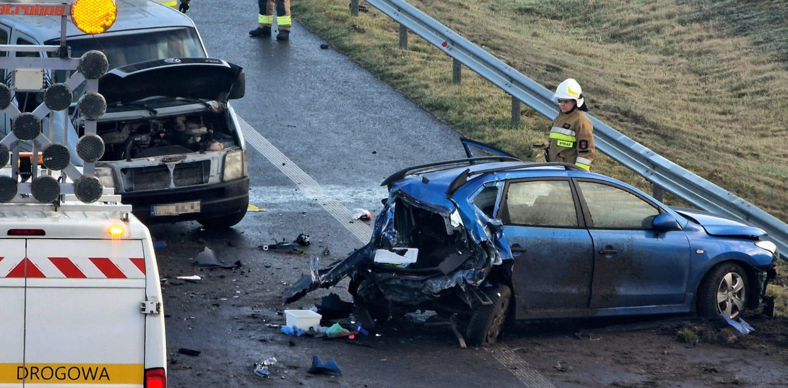 Totalna demolka pod Kołobrzegiem. Zmasakrowane auta i wielu rannych!