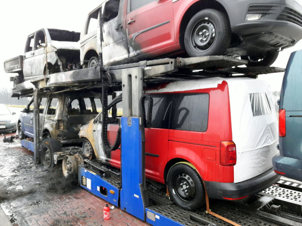 Pożar lawety z nowymi Volkswagenami