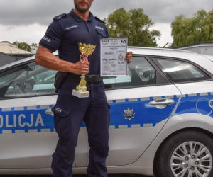 Policjant z Inowrocławia to prawdziwy terminator. Łączy pracę z kulturystyką