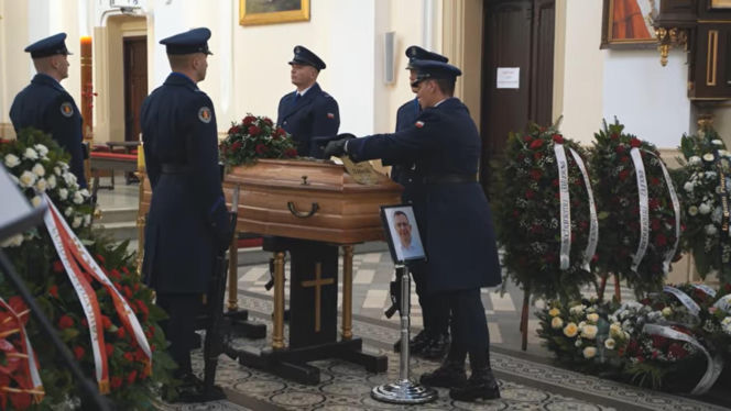 Piotr ubrał mundur, ucałował rodzinę i wyszedł do pracy. Jego serce nagle przestał bić