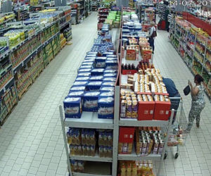 Zabrze: Policja szuka kobiety, która przywłaszczyła sobie saszetkę z pieniędzmi [ZDJĘCIA]