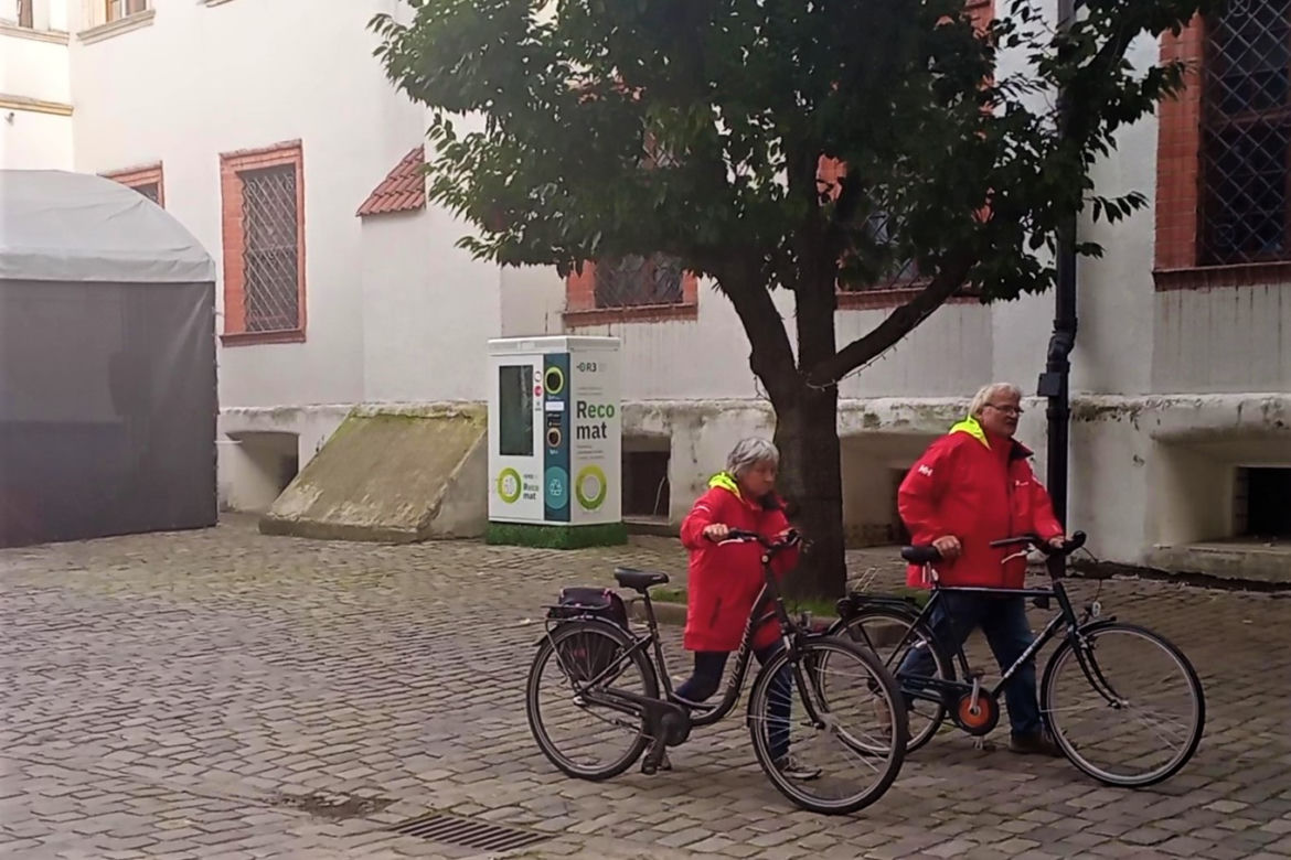"Recomat" na dziedzińcu Zamku Książąt Pomorskich w Szczecinie
