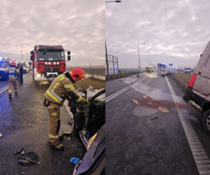 35-latek huknął w tira i zderzył się czołowo z busem! Śmiertelny wypadek na DK 78 pod Jędrzejowem [ZDJĘCIA]