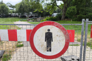 Remont kładki nad Wątokiem w Tarnowie. Piesi muszą nadkładać drogi