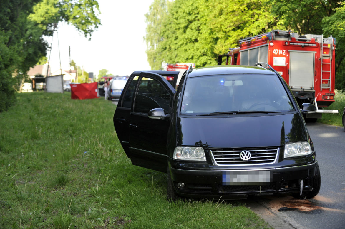 Motocyklista próbował uniknąć zderzenia i zginął pod kołami nadjeżdżającego samochodu
