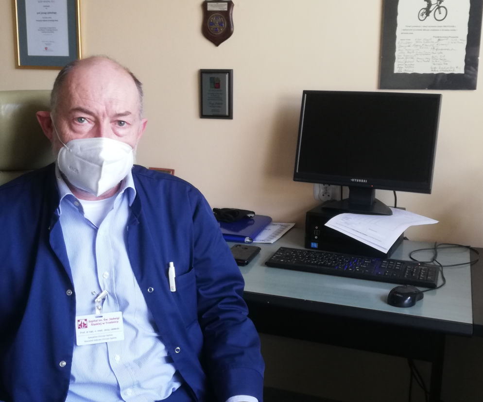 - Jeżeli szpital się rozwija to nielogicznym jest zmiana dyrektora - mówi prof. J Jabłecki