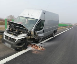 Dobrąg. Wypadek na DK 16. Kierująca BYŁA ZAKLESZCZONA w aucie [ZDJĘCIA]