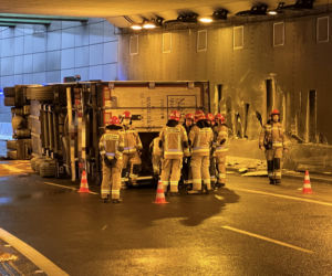Ciężarówka z mięsem zablokowała tunel. Paraliż komunikacyjny na Ursynowie
