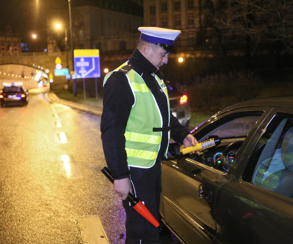 policja, kontrola drogowa, alkomat