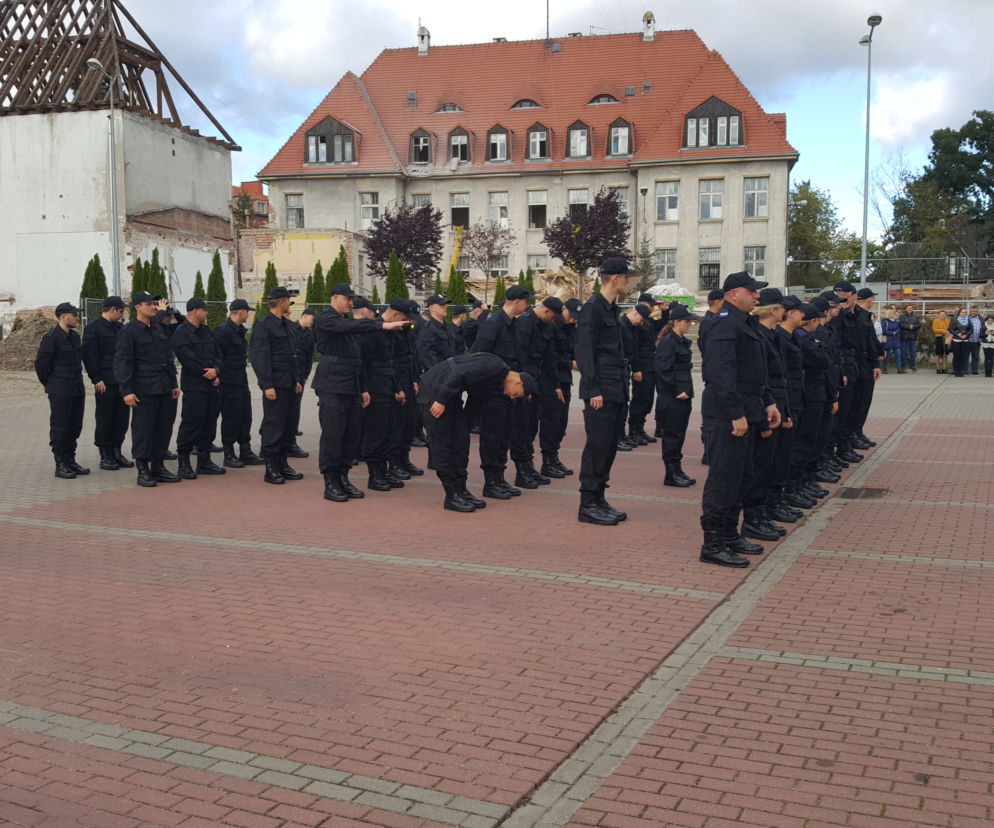 Ślubowanie policjantów w Bydgoszczy. Nasz region zasili 55 nowych funkcjonariusz!
