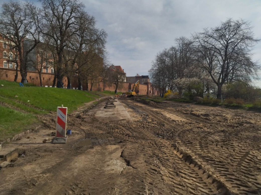 Trwa remont Bulwaru Filadelfijskiego w Toruniu. Sensacyjne odkrycia dokonywane są przez przypadek