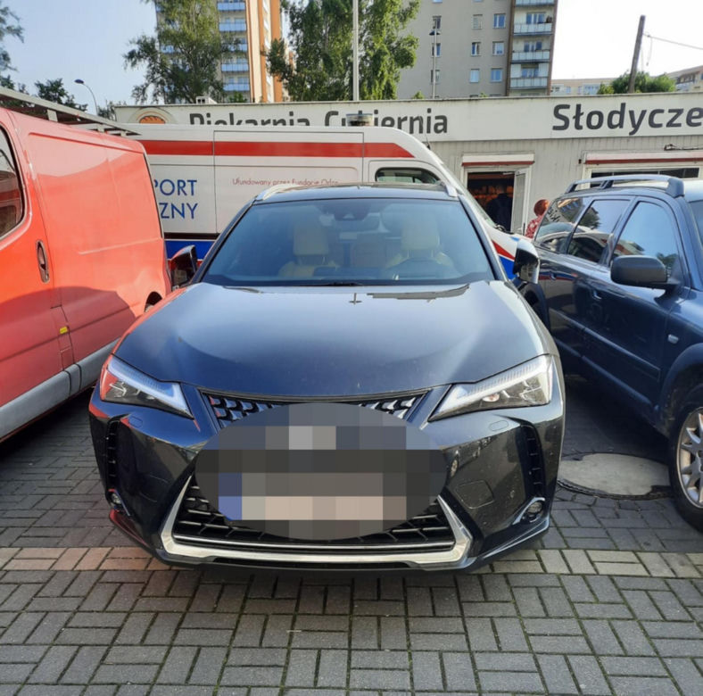 Galeria: „Kobra” znowu w akcji. Odzyskali luksusowe auta skradzione z Hiszpanii i Szwecji