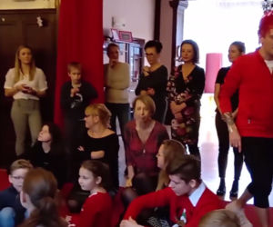 Michał Wiśniewski rozdał prezenty podopiecznym Domu Dziecka w Katowicach [ZDJĘCIA, WIDEO]
