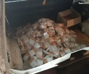 Policjanci przejęli nielegalną kontrabandę! Tytoń, susz i alkohol warte ćwierć miliona złotych [ZDJĘCIA]