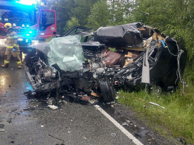 Drogowy koszmar pod Łowiczem. Jedna osoba nie żyje, poszkodowanych jest więcej