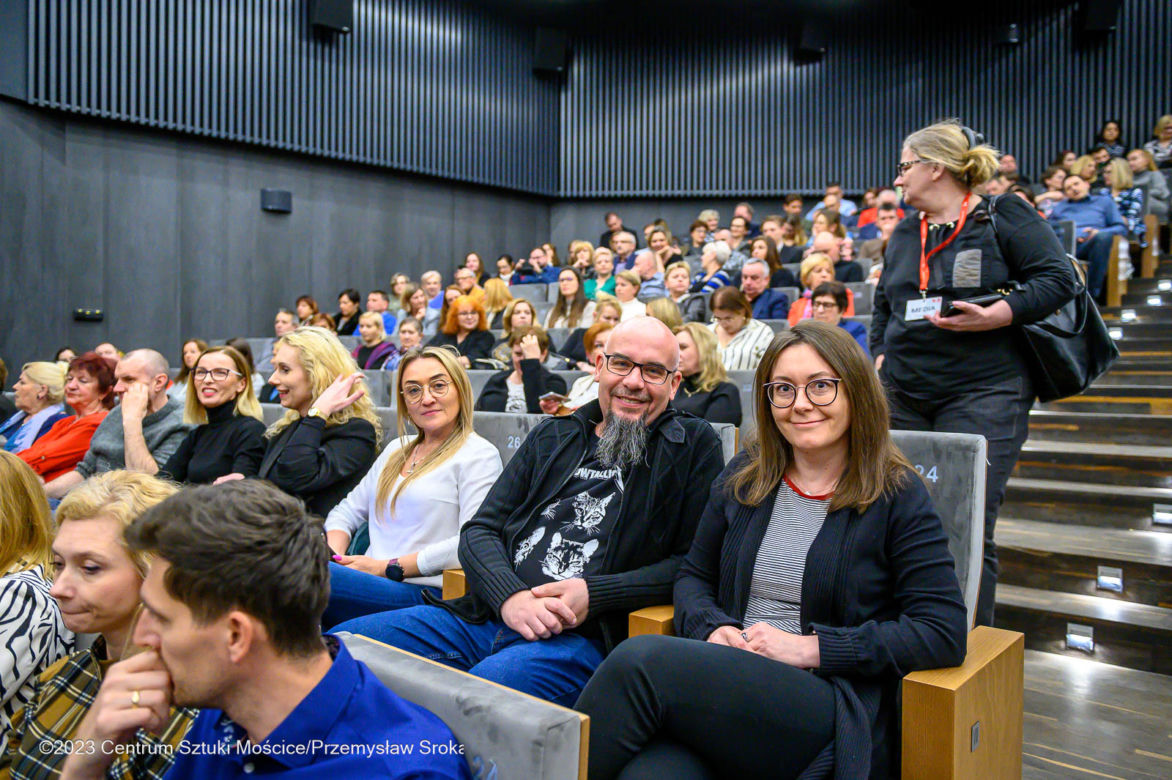 Spektakl „Prezent urodzinowy” Teatru Capitol w Centrum Sztuki Mościce