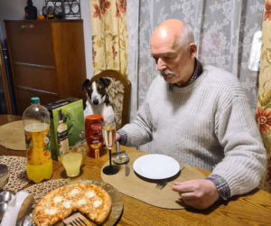 Janusz Korwin-Mikke: pizza, burgery i wino