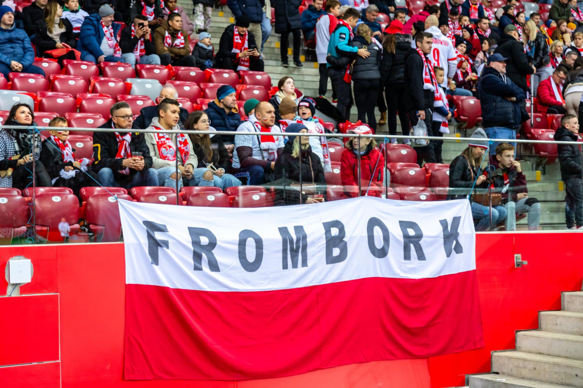 Kibice na meczu Polska -Mołdawia