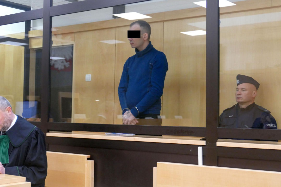 Bił, katował, a nawet przypalał genitalia 6-letniego Maksia. Chłopczyk umierał w męczarniach. Matka tylko się patrzyła