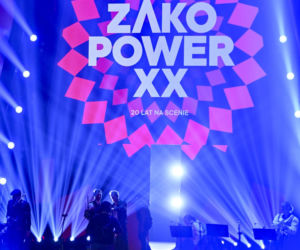 Co ona ma na sobie?! Szroeder wyglądała jak w firance z PRL-u