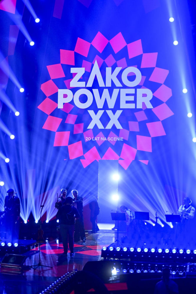 Co ona ma na sobie?! Szroeder wyglądała jak w firance z PRL-u