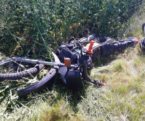 Motocyklista próbował ucieczki, skończyło się wywrotką
