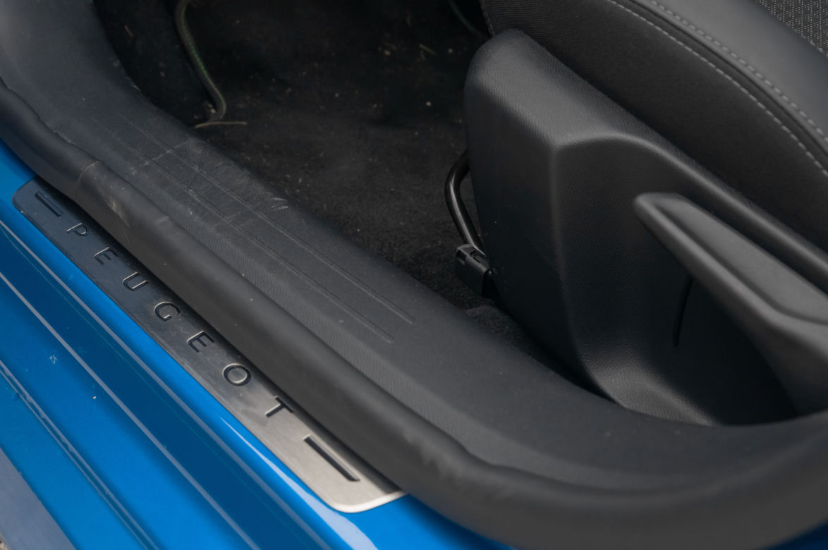 Peugeot 208 GT Line PureTech 130 S&S EAT8