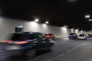 Nowość w tunelu Wisłostrady. Pojawi się tam odcinkowy pomiar prędkości