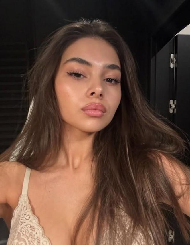 Dariane Row, piękna DZIEWCZYNA Sebastiana Szymańskiego