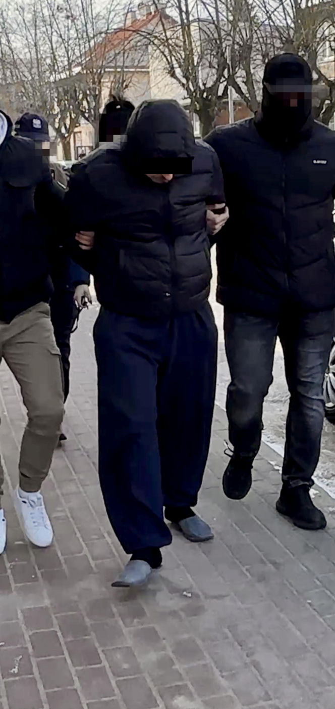 Podwójne zabójstwo w Raciążu. Doprowadzenie podejrzanego